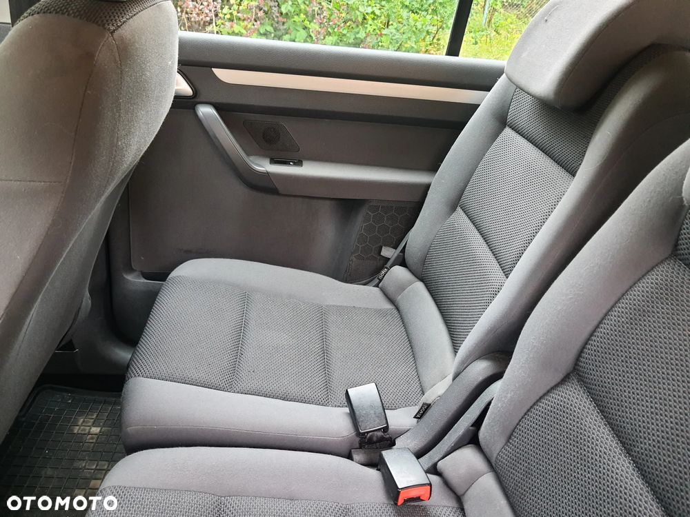Volkswagen Touran 1.6 TDI DPF BlueMotion Technology Comfortline - 21