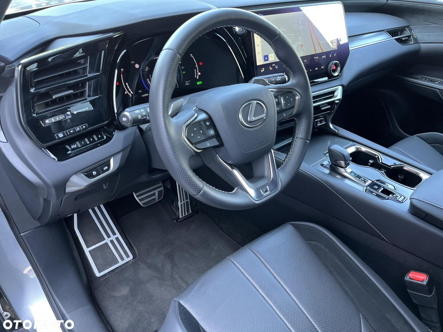 Lexus RX - 12