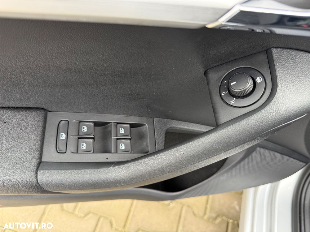 Skoda Octavia Combi Diesel 1.6 TDI Ambition - 12