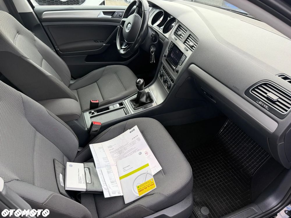 Volkswagen Golf 2.0 BlueTDI Comfortline - 12
