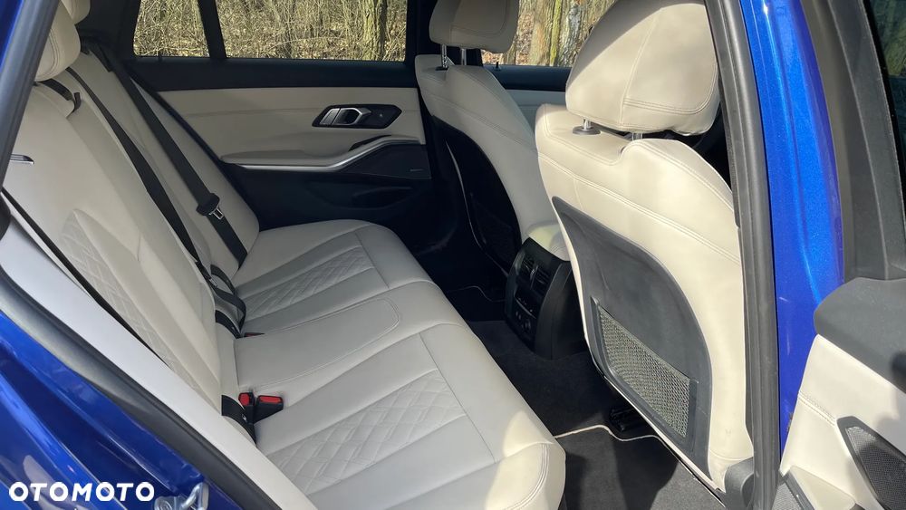 BMW Seria 3 330i xDrive M Sport sport - 18