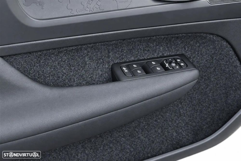 Volvo XC 40 Recharge Core - 10