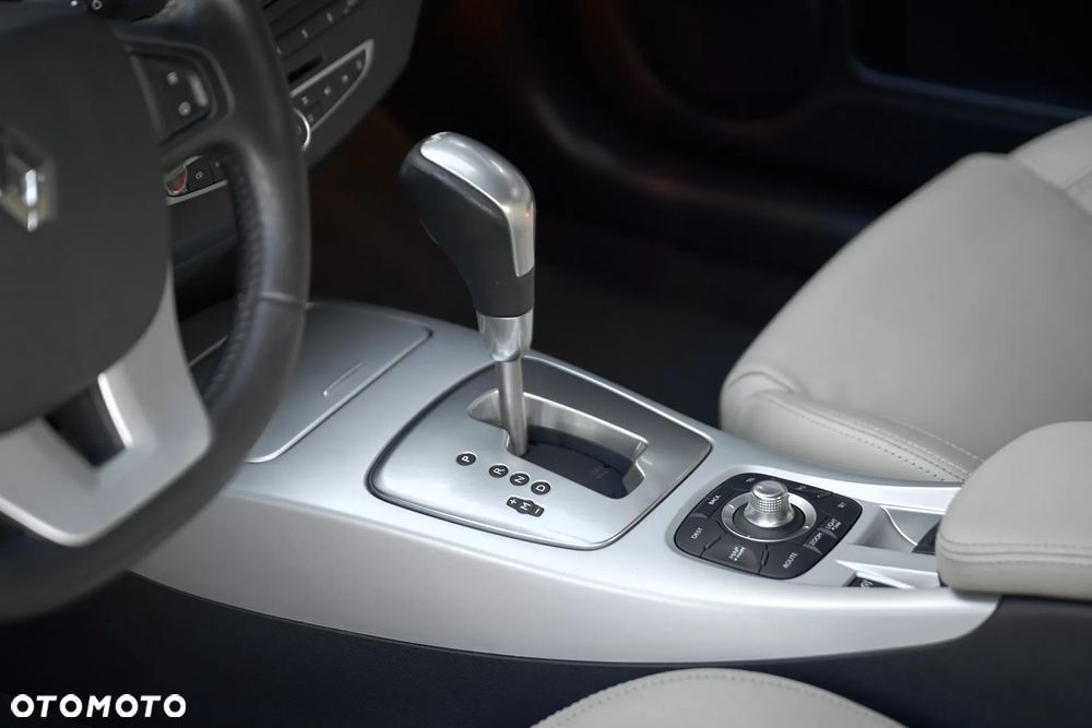 Renault Laguna 3.5 V6 Initiale - 19