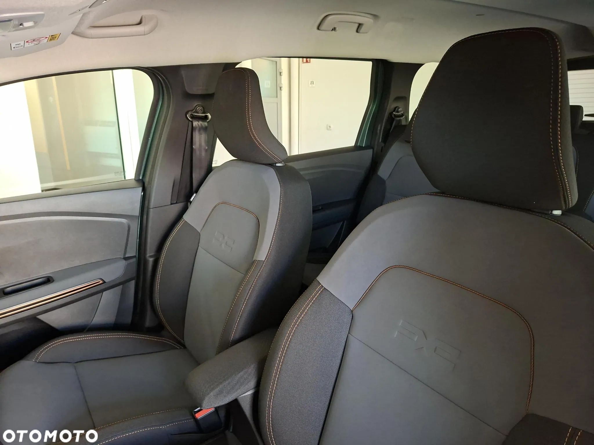 Dacia Jogger 1.6 Full Hybrid 140 Extreme+ MMT 7os - 12