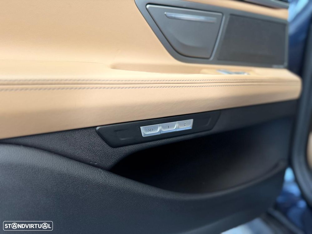 BMW 750 d xDrive Pack M - 26