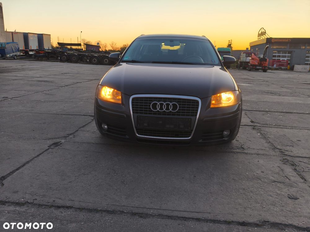 Audi A3 Sportback 1.6 FSI Ambiente - 10