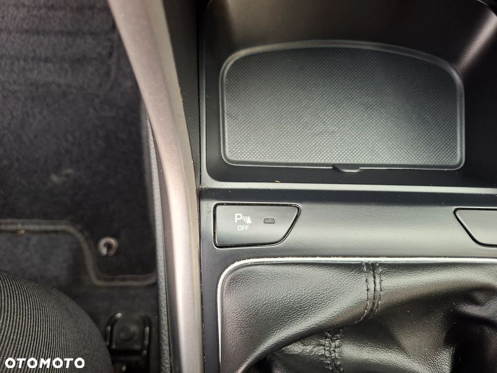 Hyundai i30 blue Kombi 1.6 GDi Passion - 26