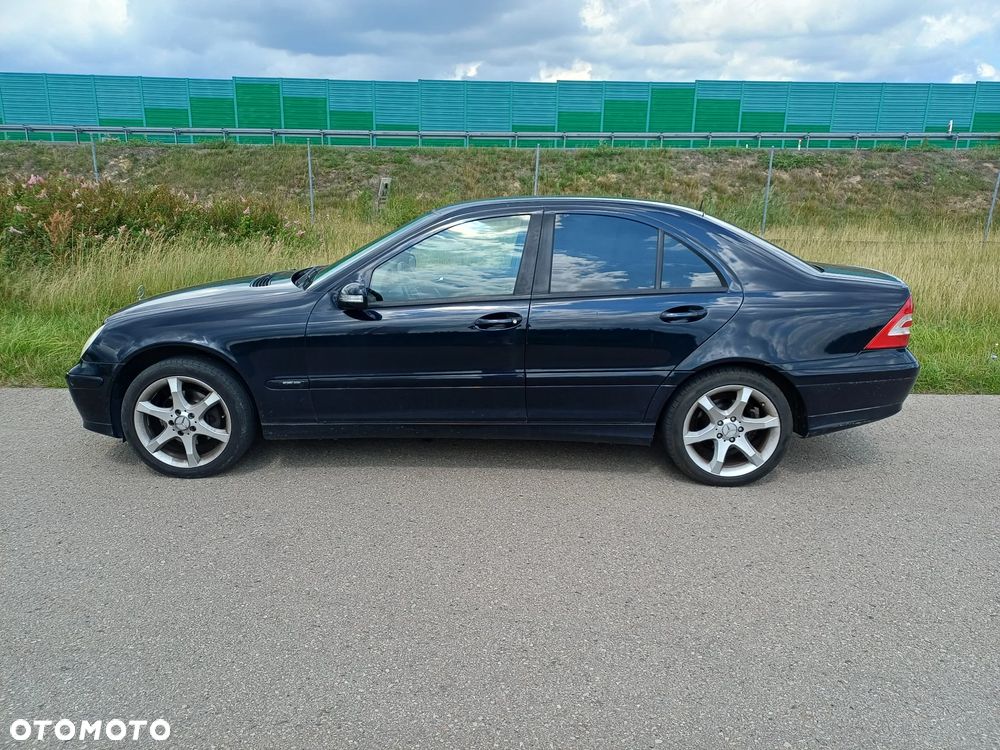 Mercedes-Benz Klasa C 180 Kompressor Automatik Avantgarde Sport Edition - 7