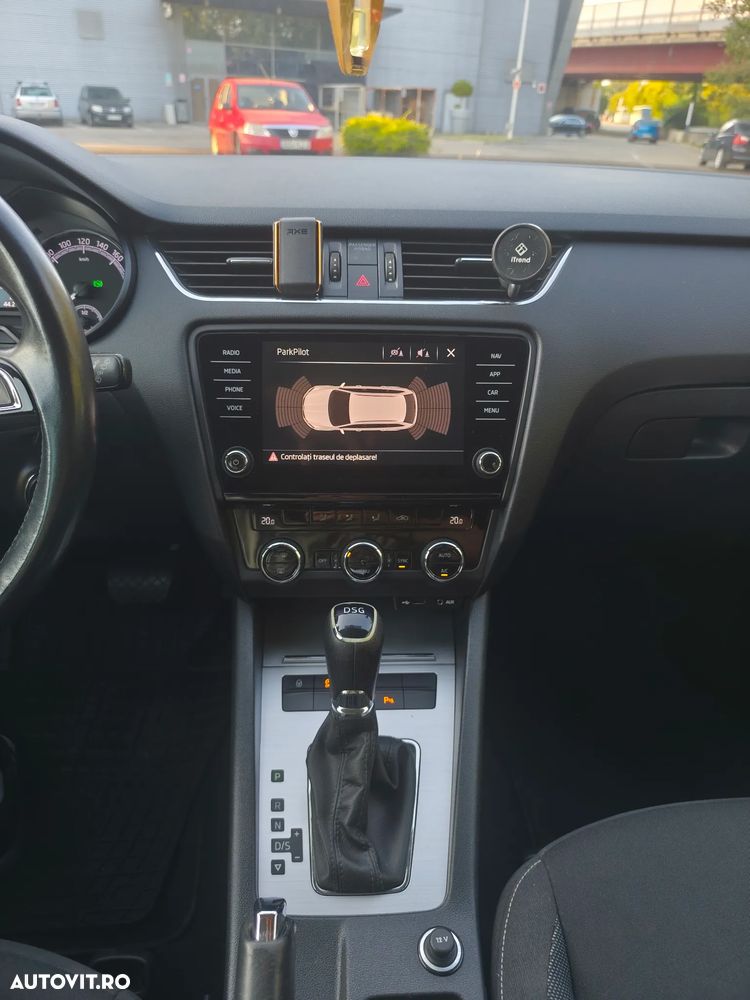 Skoda Octavia 1.6 TDI DSG Style - 10