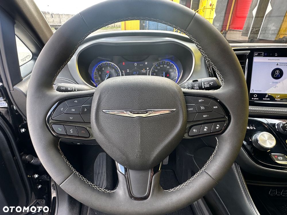 Chrysler Pacifica - 20