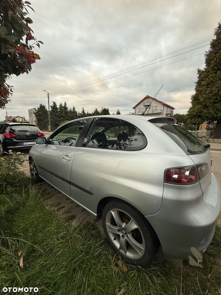 Seat Ibiza 1.4 16V Stella - 4