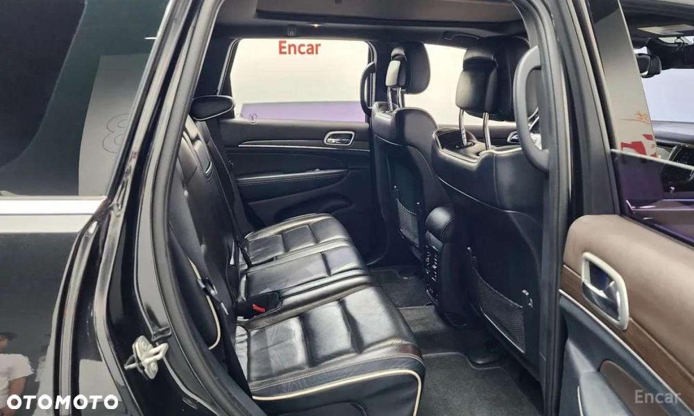 Jeep Grand Cherokee - 17