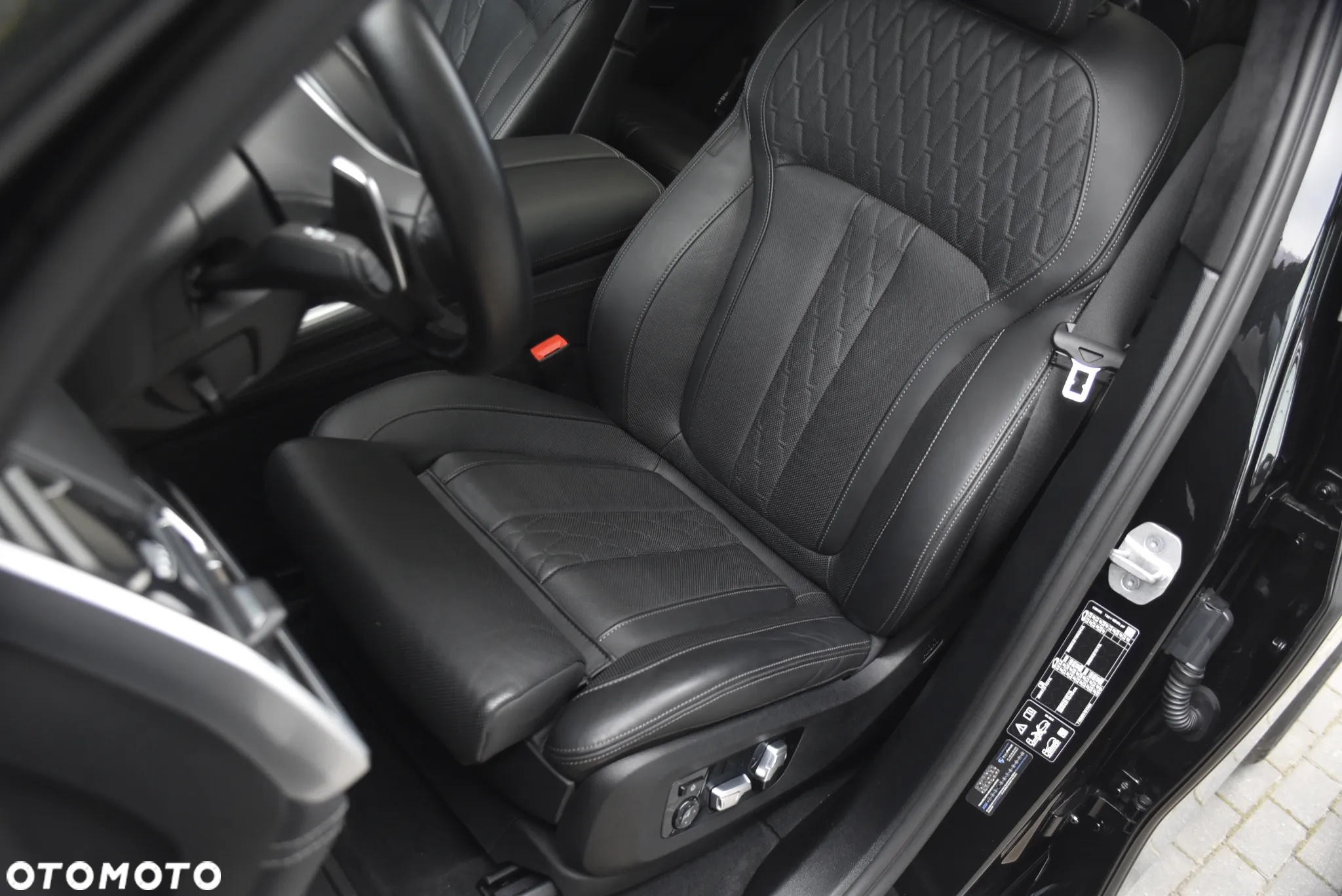 BMW X7 M50i sport - 24