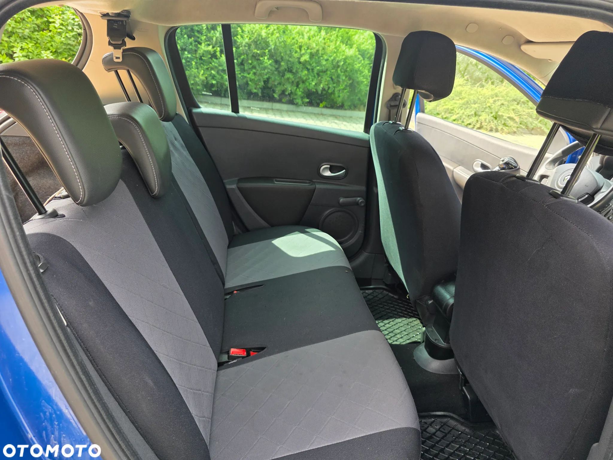 Renault Clio 1.5 dCi 90 FAP TomTom Edition - 10