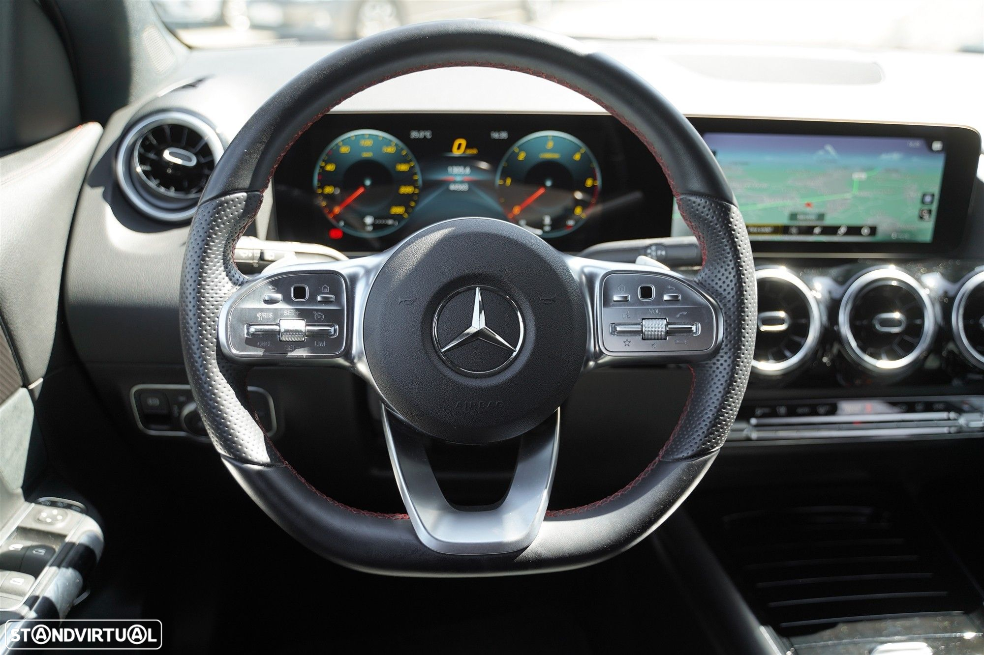 Mercedes-Benz GLA 180 d AMG Line - 19
