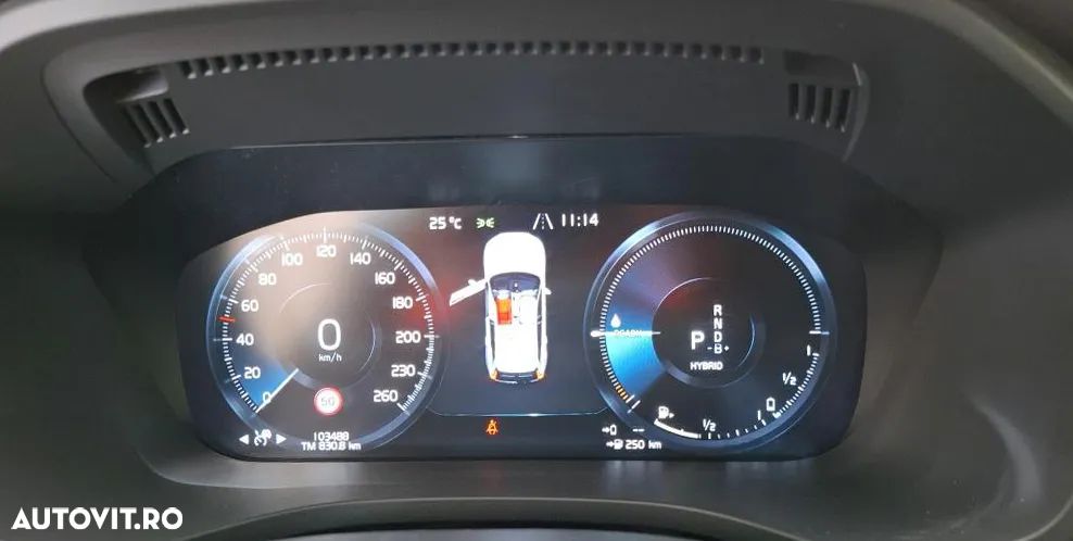 Volvo XC 60 T6 AWD Recharge Geartronic RDesign - 9