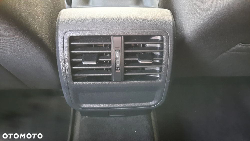 Volkswagen Passat 1.5 TSI EVO Business DSG - 32