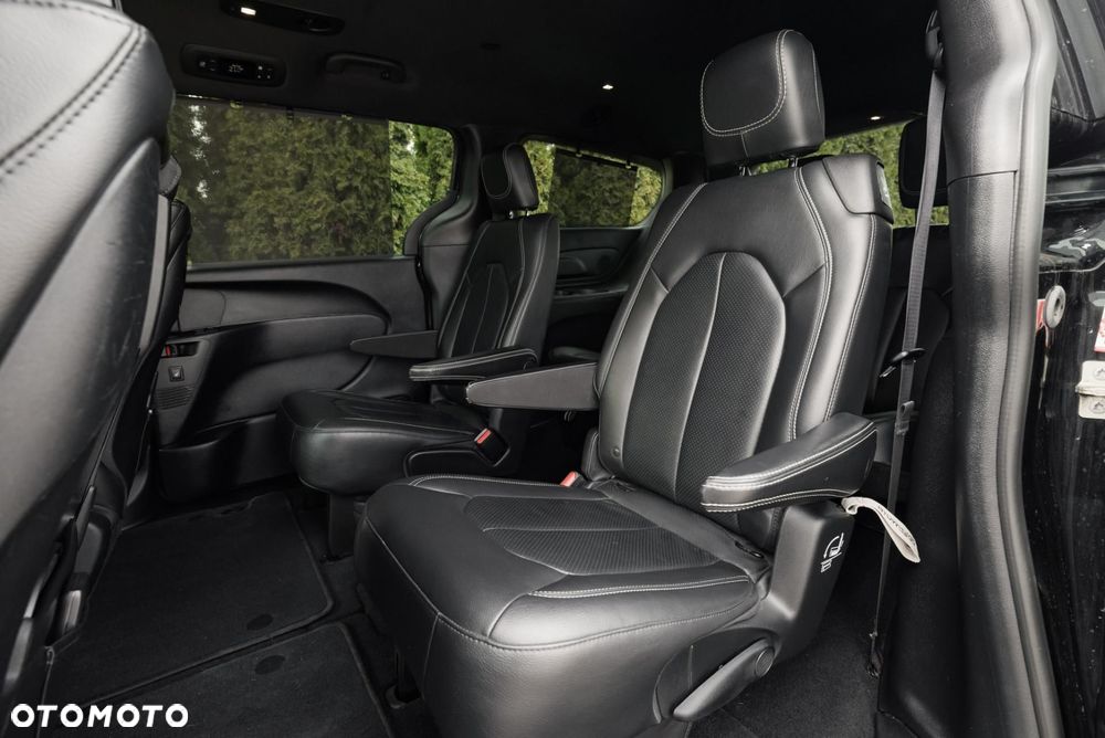 Chrysler Pacifica - 13