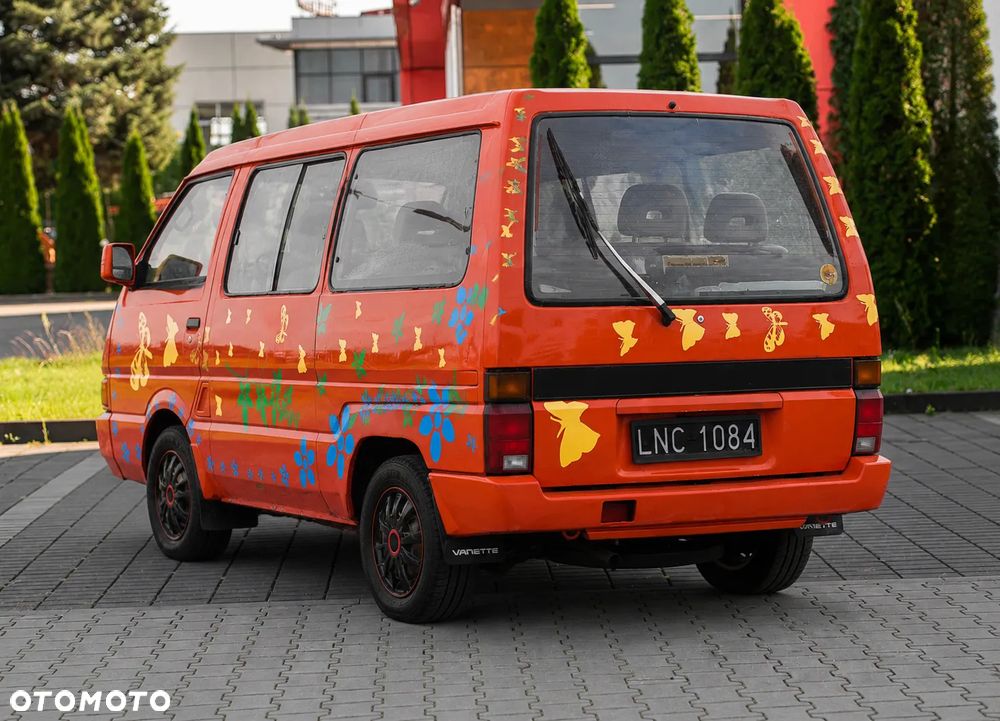 Nissan Vanette - 4