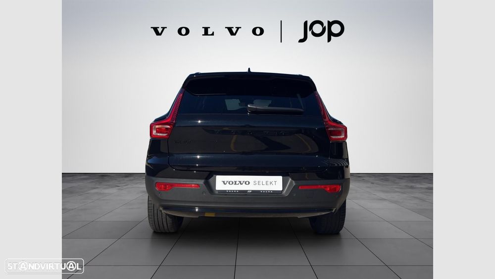 Volvo EX40 82 kWh Single Motor Extended Range Black Edition - 4