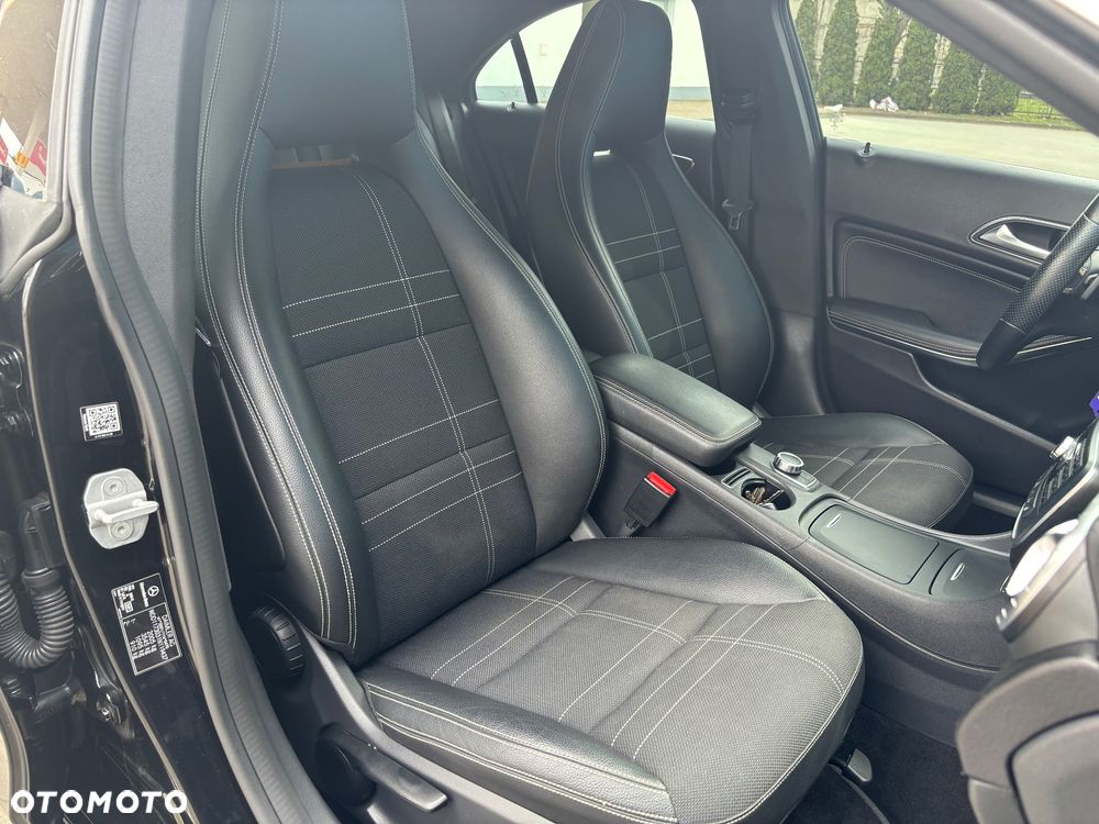 Mercedes-Benz CLA 220 CDI 7G-DCT AMG Line - 22