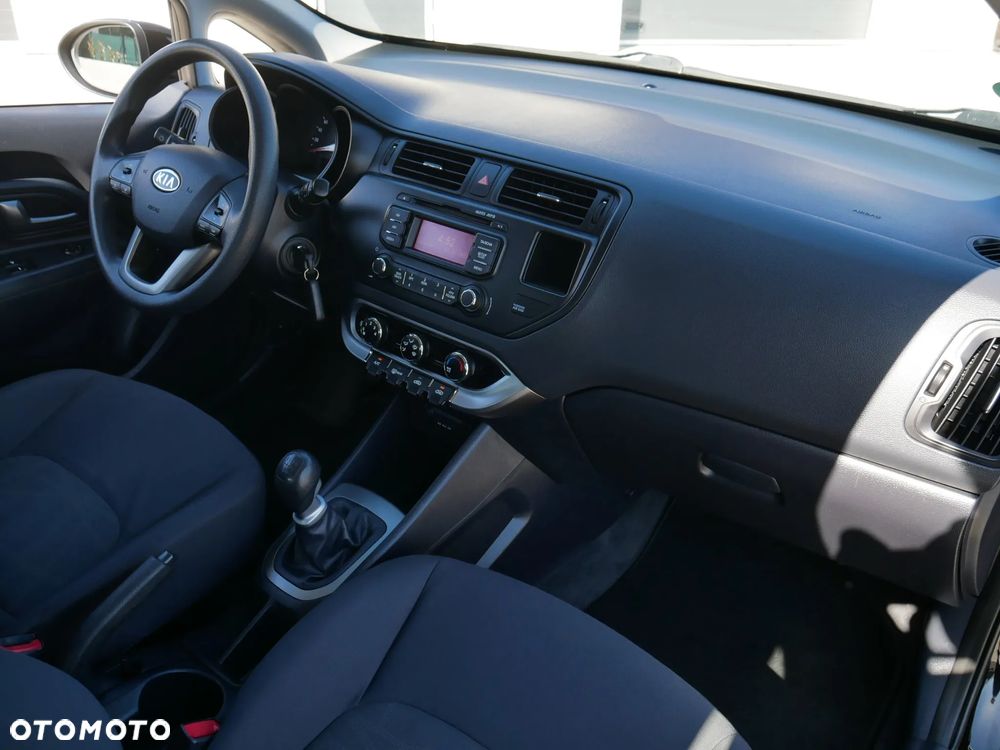 Kia Rio - 21