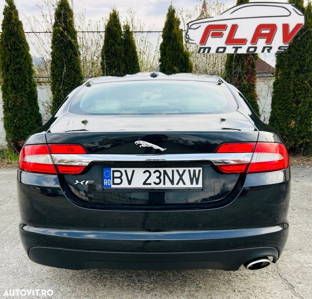 Jaguar XF - 16