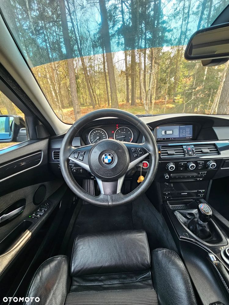 BMW Seria 5 525d - 9