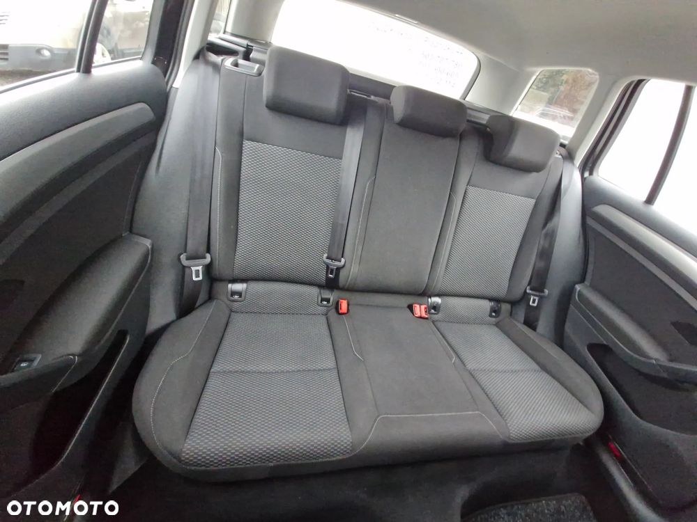Volkswagen Golf - 25