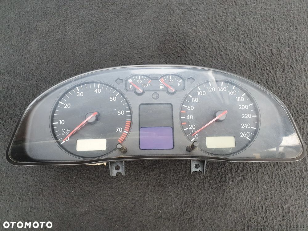 VW PASSAT B5 2.8 V6 30V 4MOTION 4x4 LICZNIK ZEGARY PRĘDKOŚCIOMIERZ 3B0920822 - 1