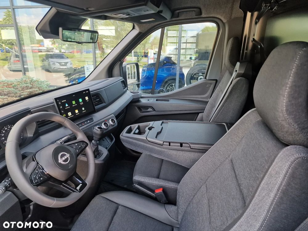 Nissan Interstar - 12