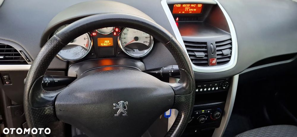 Peugeot 207 1.6 Trendy - 11