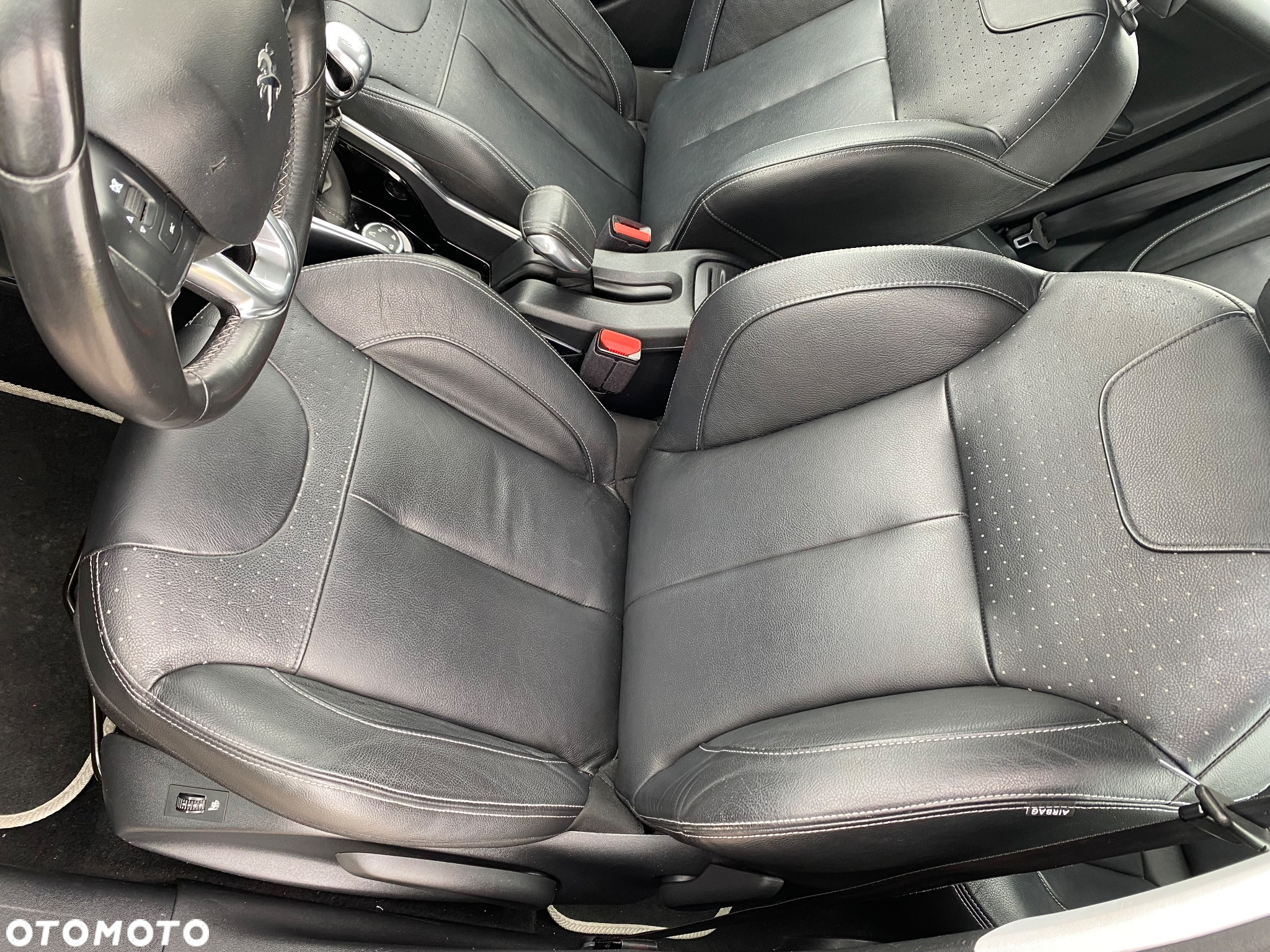 Peugeot 2008 1.6 e-HDi Allure S&S - 9