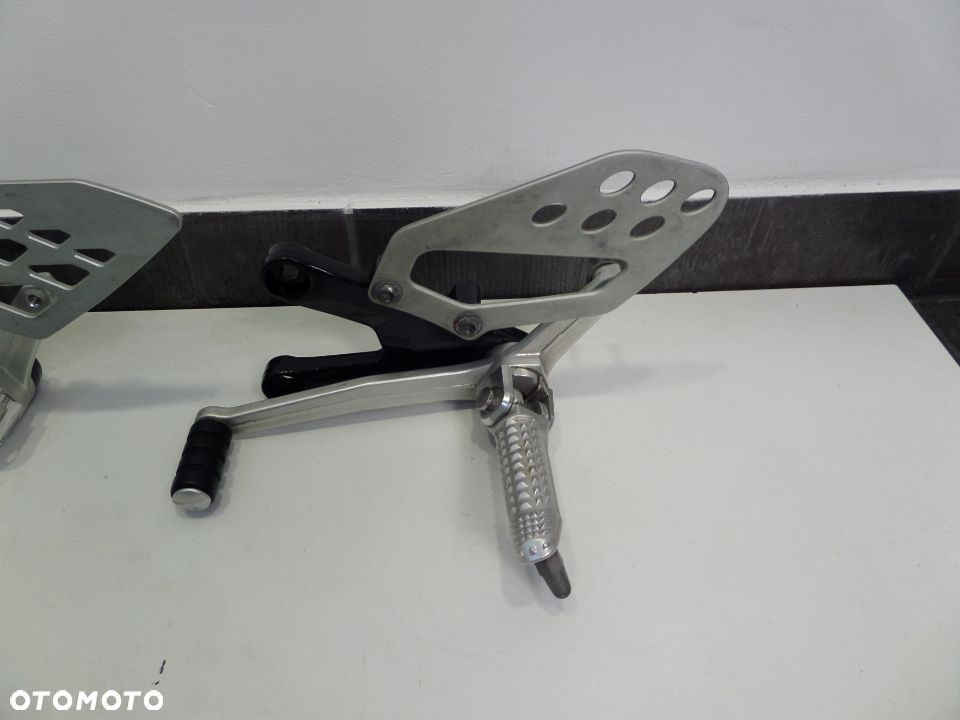 BMW S 1000 RR 09-17 PODNÓŻEK SET LEWY PRZÓD 4671 7708573 OSŁONA DZWIGNIA MOCOWANIE - 5