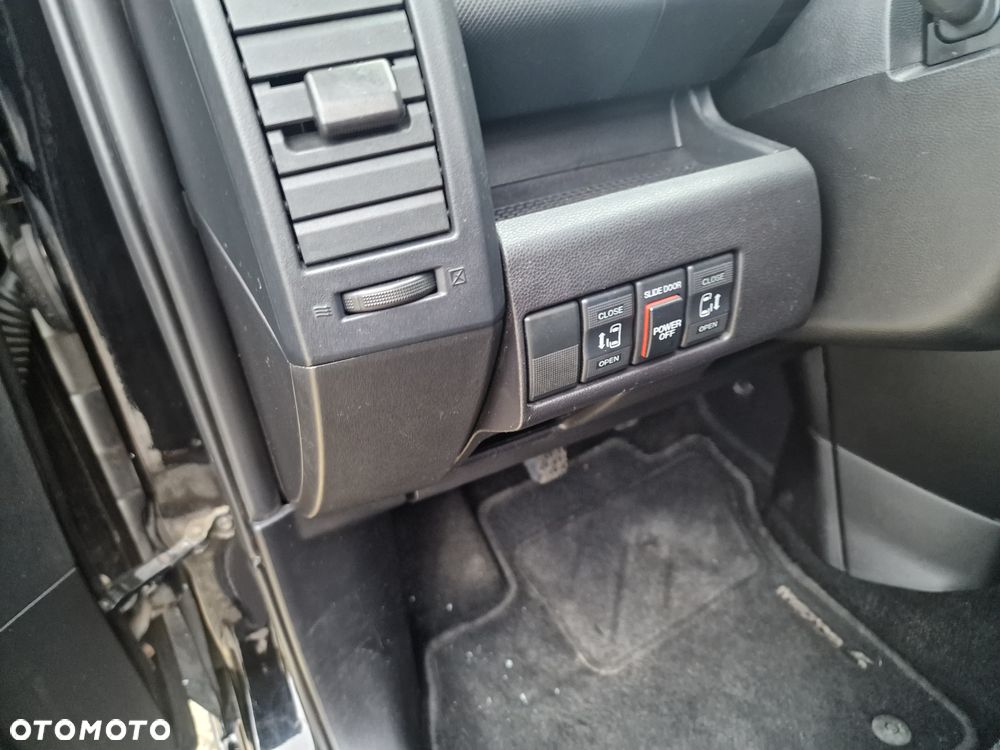 Mazda 5 - 12
