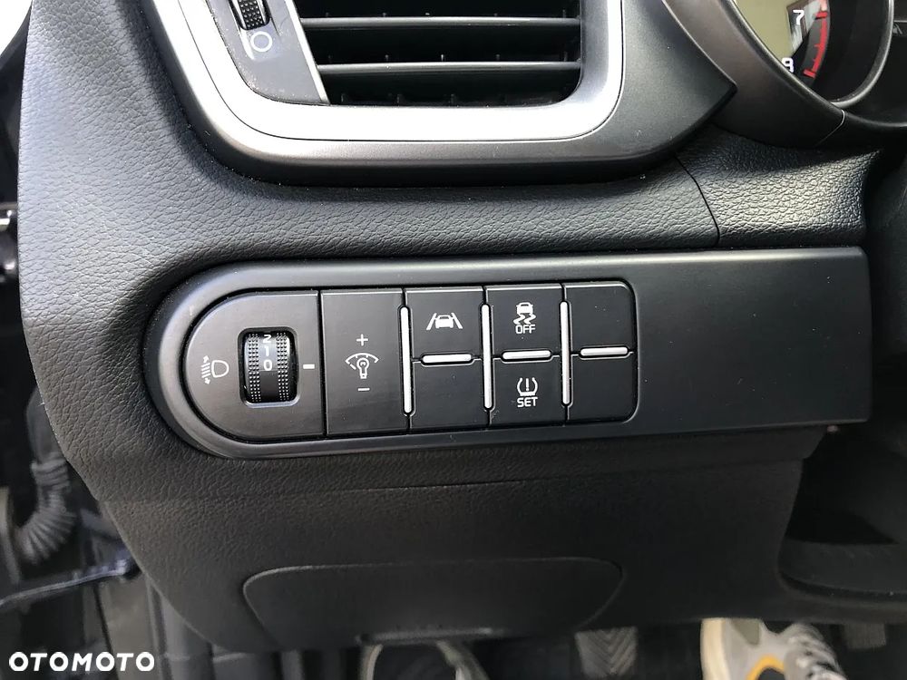 Kia Ceed 1.5 T-GDI L - 24