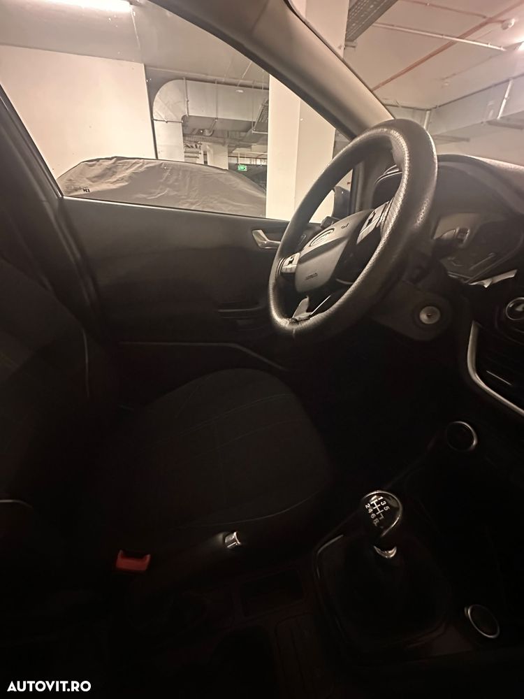 Ford Fiesta - 12