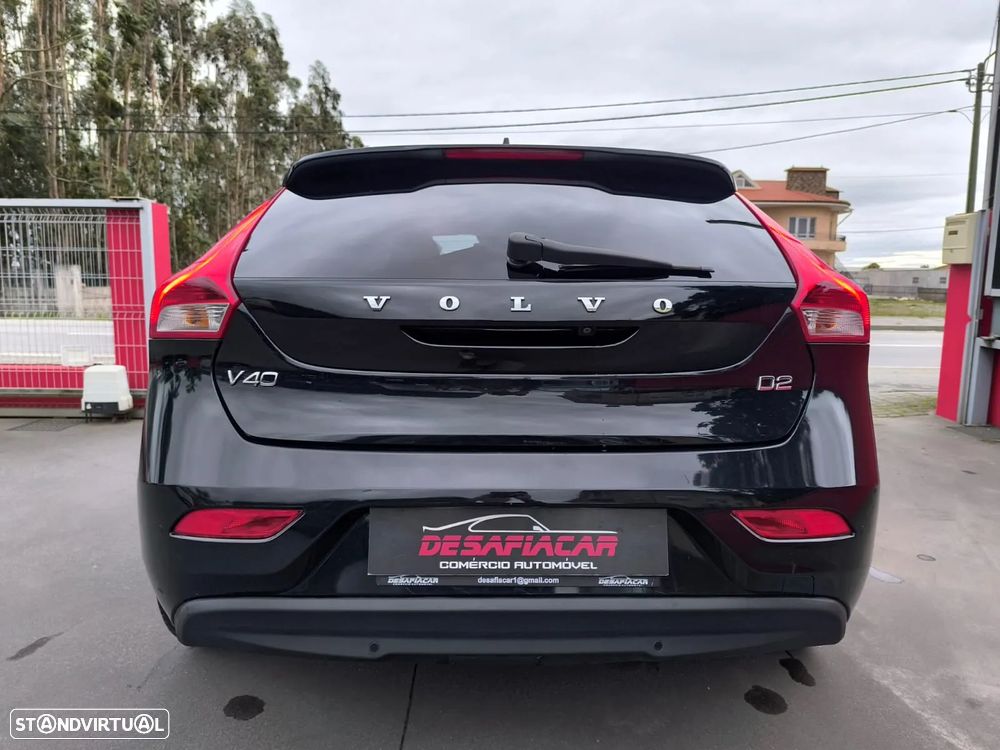 Volvo V40 D2 Momentum - 14