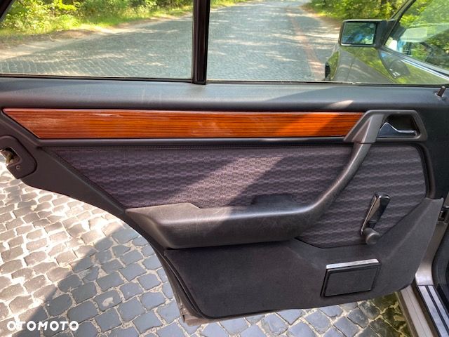 Mercedes-Benz W124 (1984-1993) - 15
