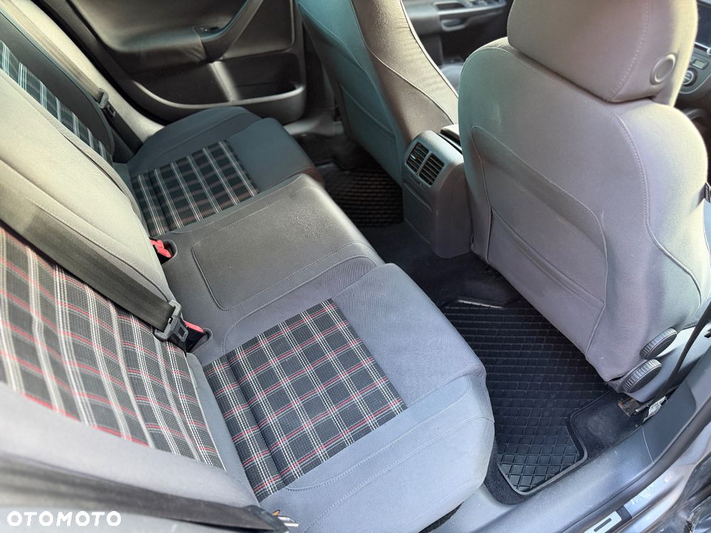 Volkswagen Golf 2.0 GTI DSG - 13