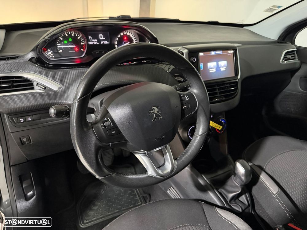 Peugeot 208 1.2 PureTech Allure - 15