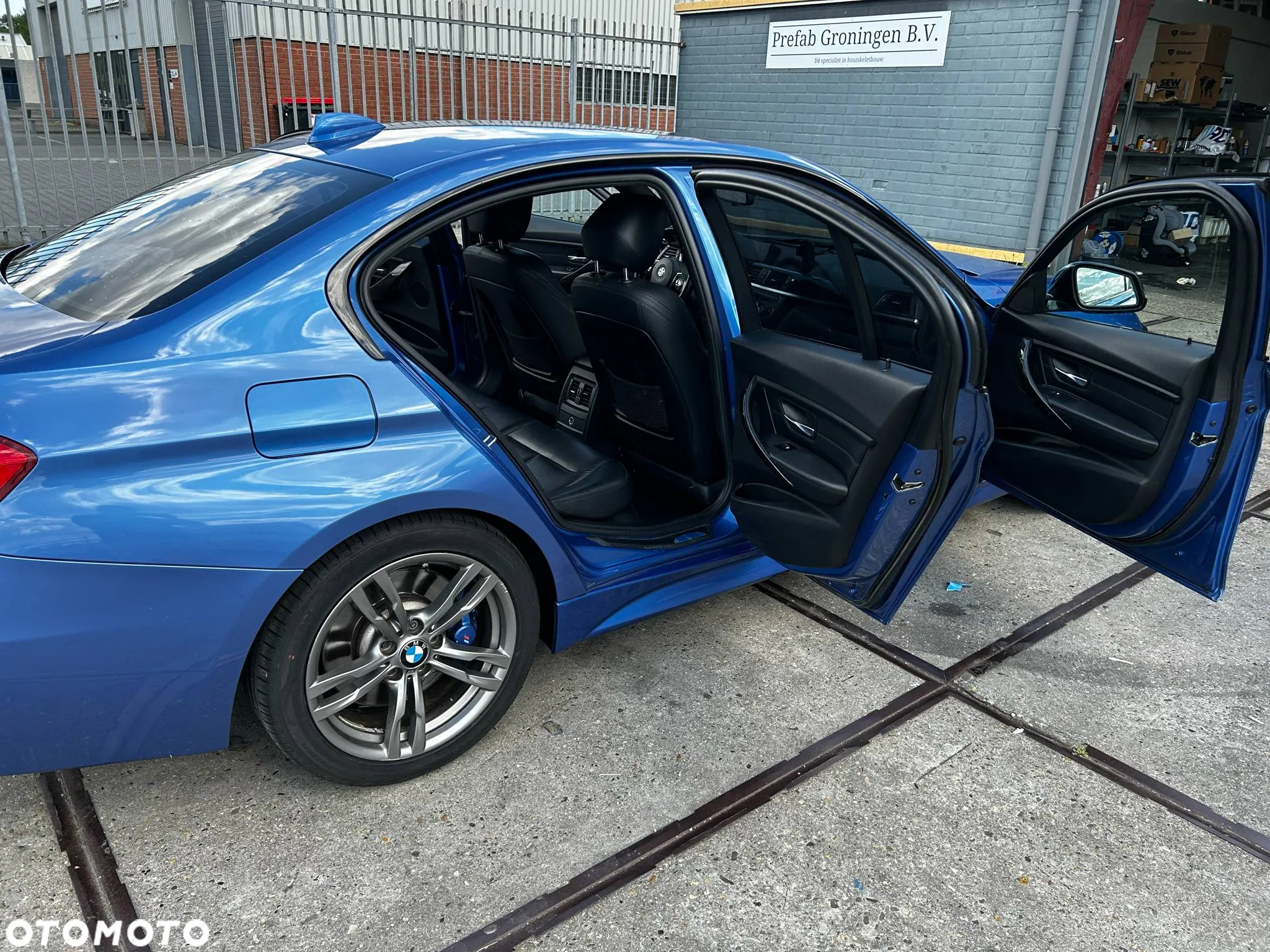 BMW Seria 3 328i Touring Sport Line - 17