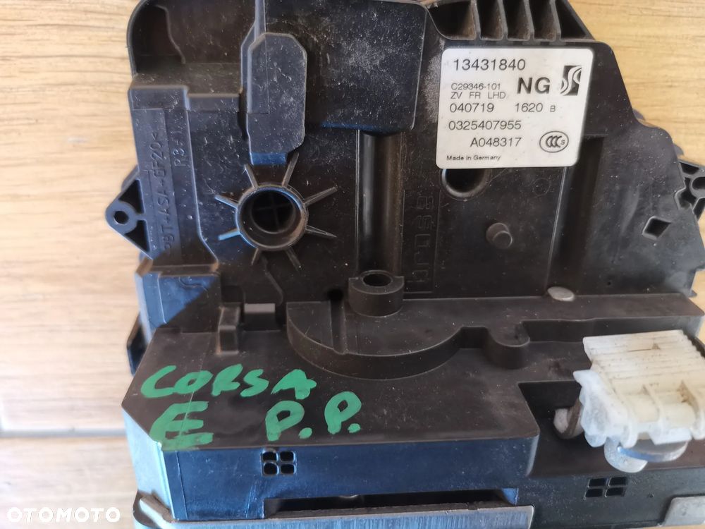 Zamek Drzwi Prawy Przód 13431840 Opel Corsa E