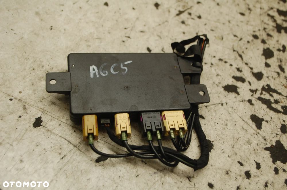 WZMACNIACZ ANTENY AUDI A6 C5 KOMBI - 4