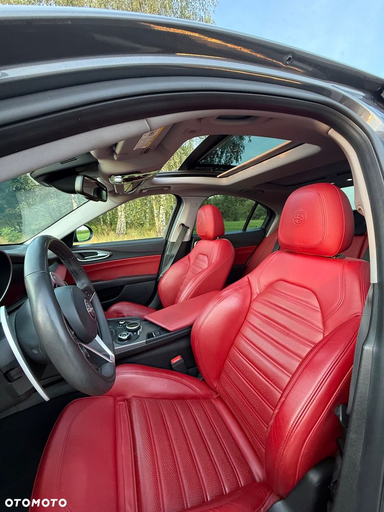 Alfa Romeo Giulia 2.0 Turbo TI Q4 - 9