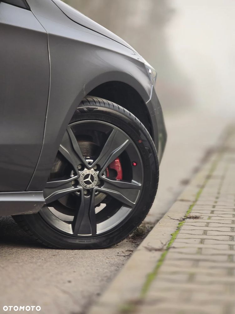 Mercedes-Benz Klasa A 180 CDI AMG Line - 37