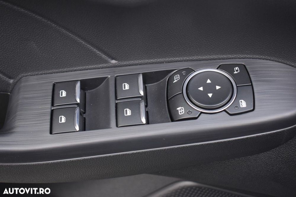 Ford Kuga - 17