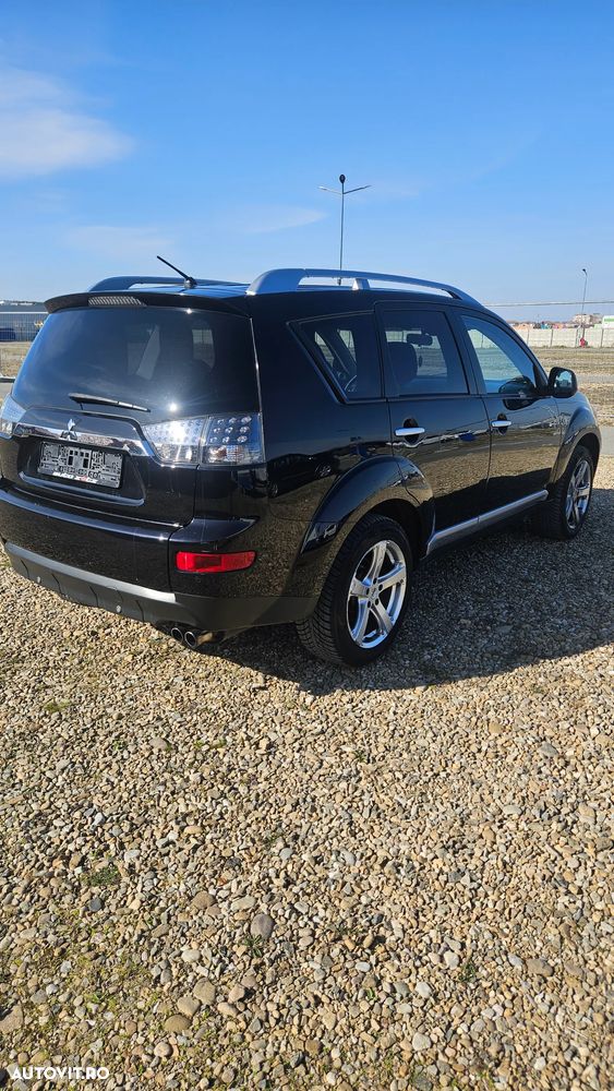 Mitsubishi Outlander 2.0 DI-D 4WD Instyle - 4