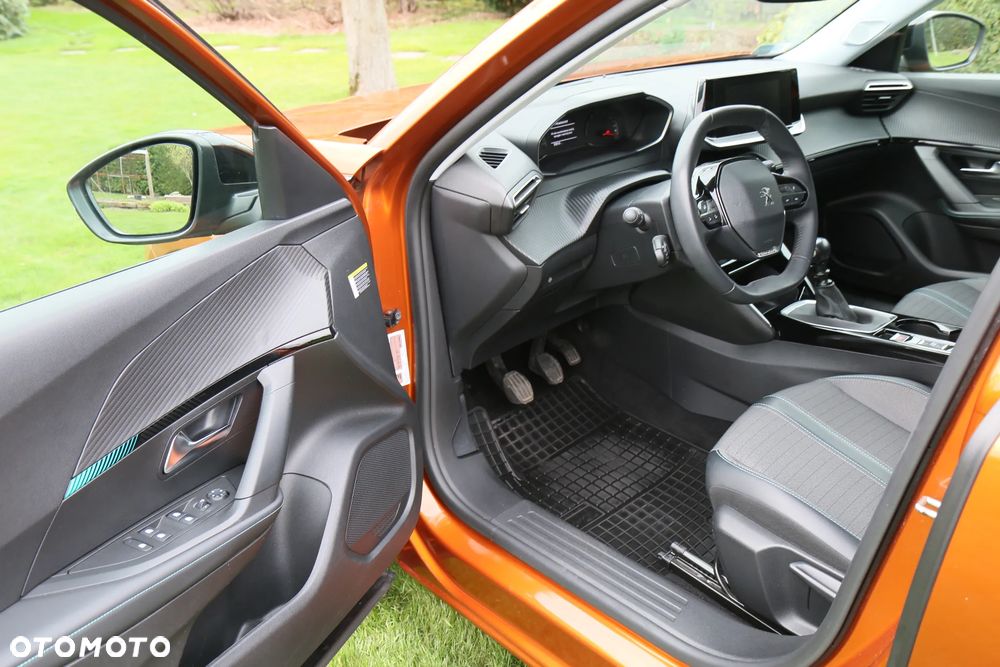 Peugeot 2008 1.2 PureTech Allure S&S - 12
