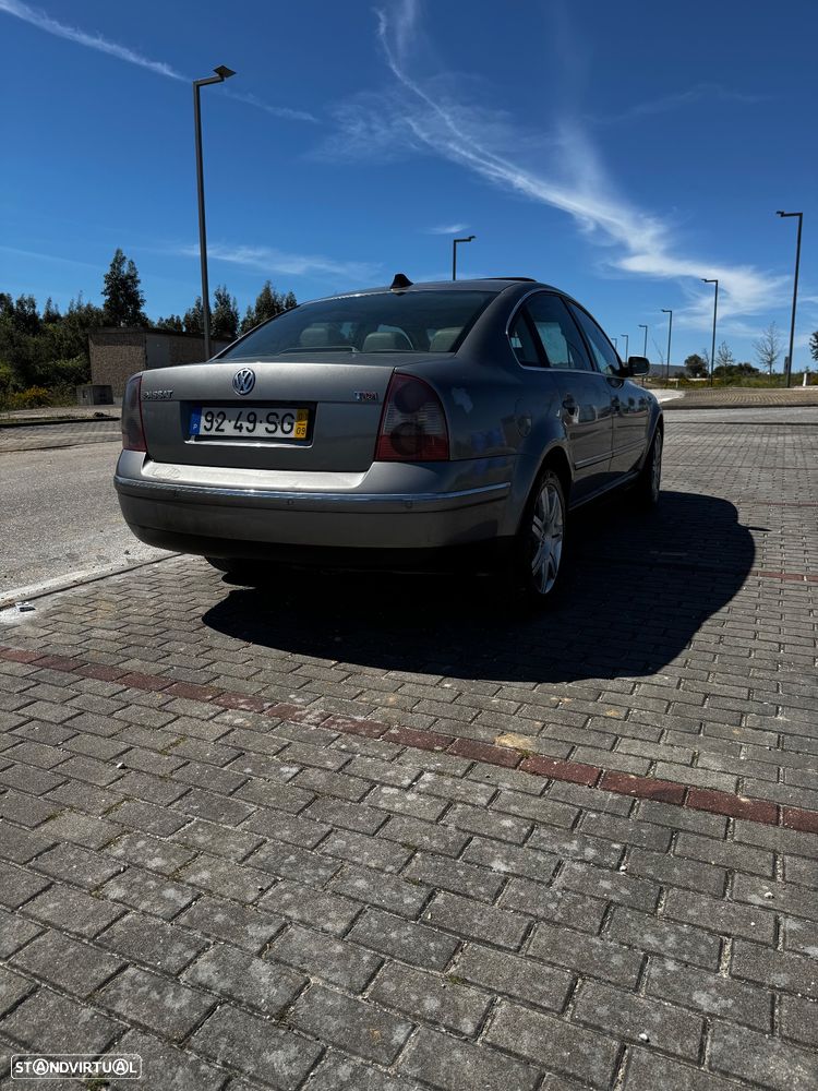 VW Passat 1.9 TDi Highline — photo 3